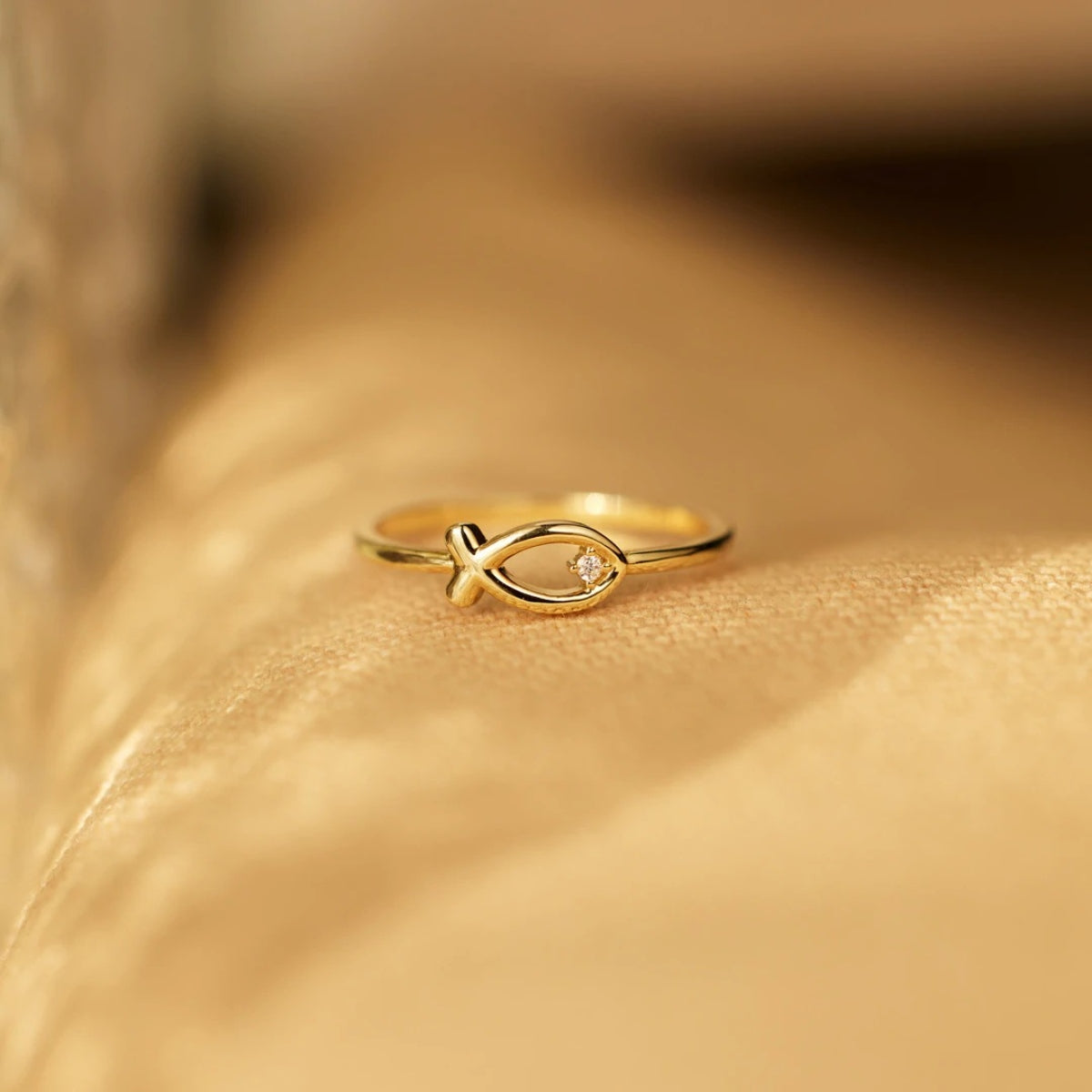 Gold-plated Sterling Silver Inlaid Zircon Fish Ring