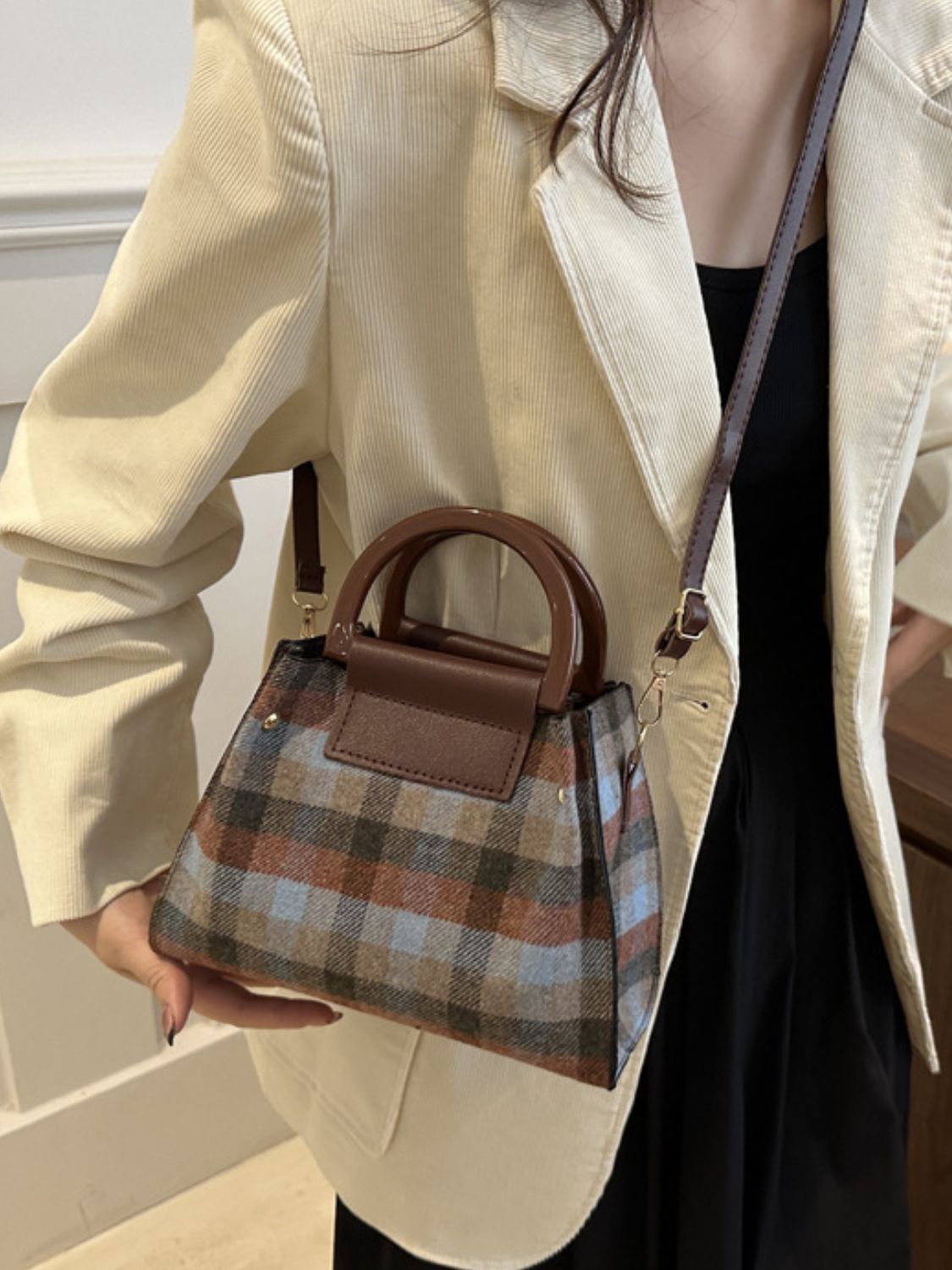 Contrast Plaid Trapezoid Shape Crossbody Bag